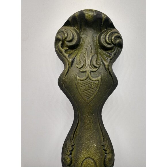 Vintage Decorative Cast Iron Wall-Mounted Spoon Rest With Fleur-De-Lis & Embosse - Picture 2 of 6